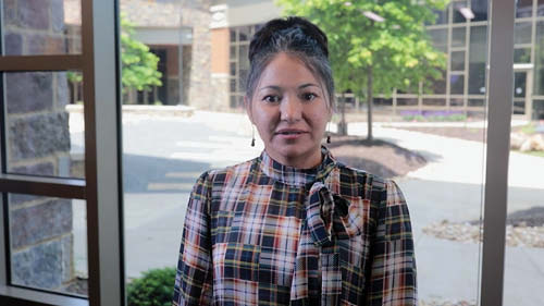 Leigh Wolf teaching Choctaw Greetings & Salutations